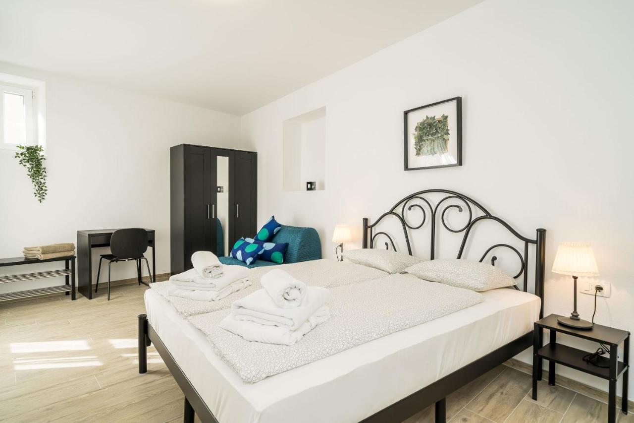 Residence & Pool Villa Schwarz Suites Кавтат Екстериор снимка