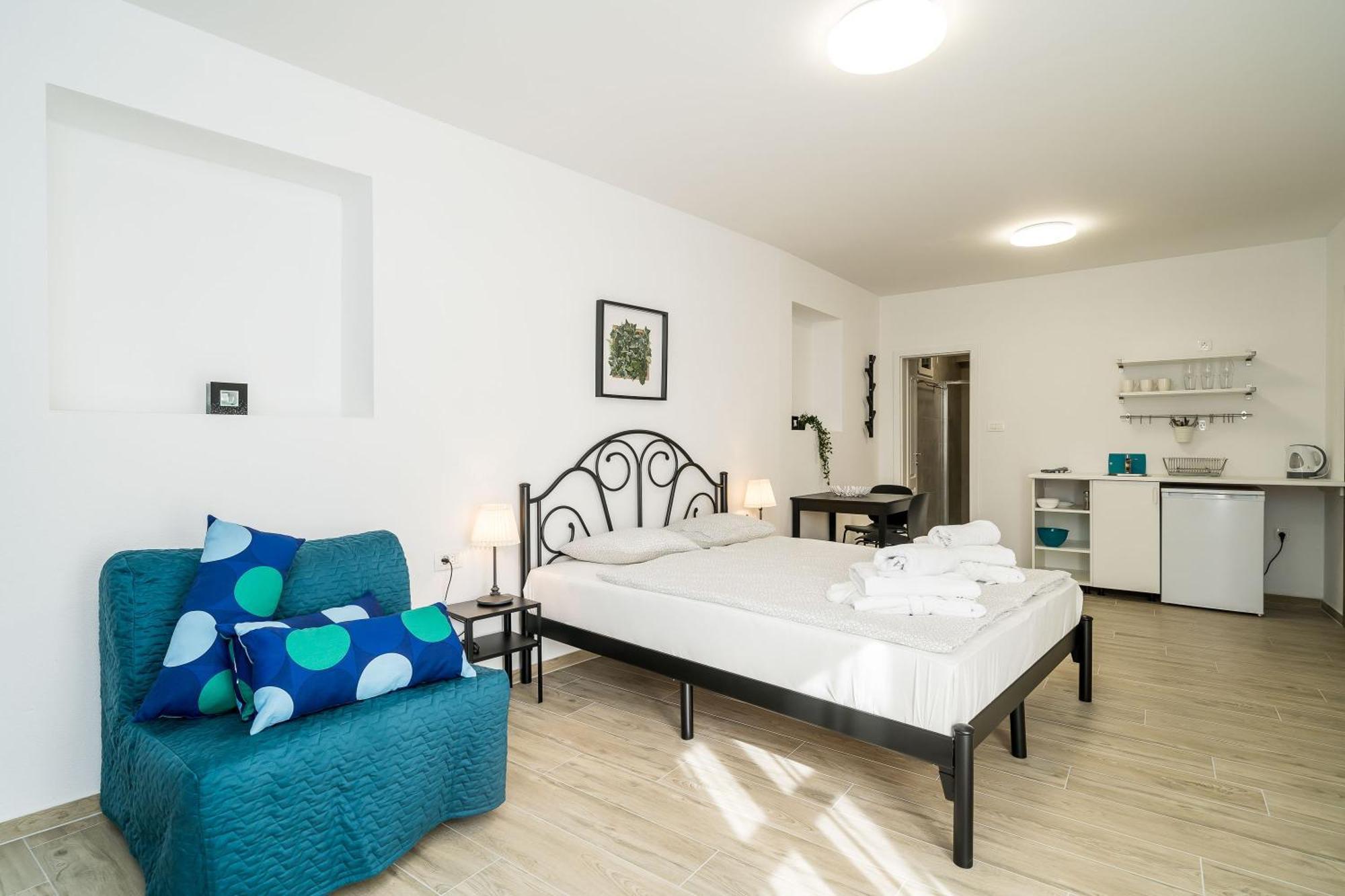 Residence & Pool Villa Schwarz Suites Кавтат Екстериор снимка