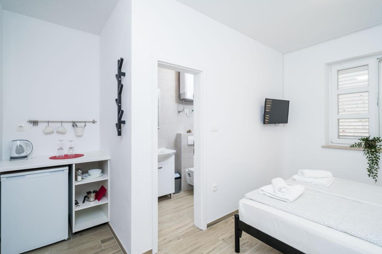 Residence & Pool Villa Schwarz Suites Кавтат Екстериор снимка